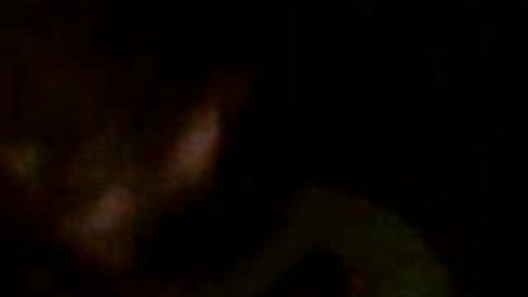 جميلة فتاة السمين افلام سكس رومنسية مترجم يعطي لطيفة handjob إلى ضربة بوف